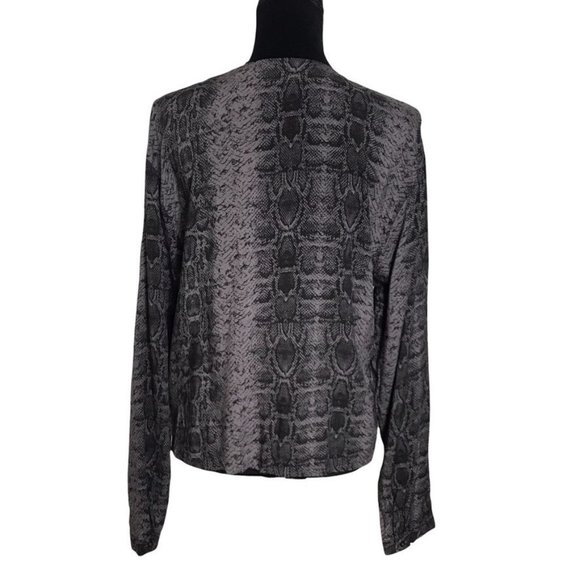 C&C California Grey Long Sleeve Animal Print Tie Top - Size Medium - Picture 4 of 6